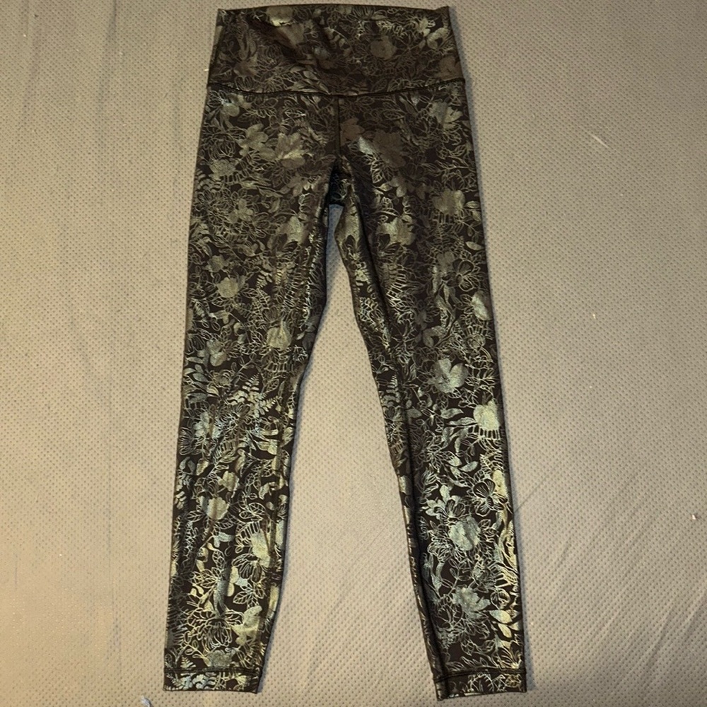 Lululemon leggings size 6